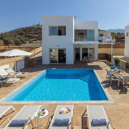 Diana Seaside Villas Pomos Eksteriør bilde