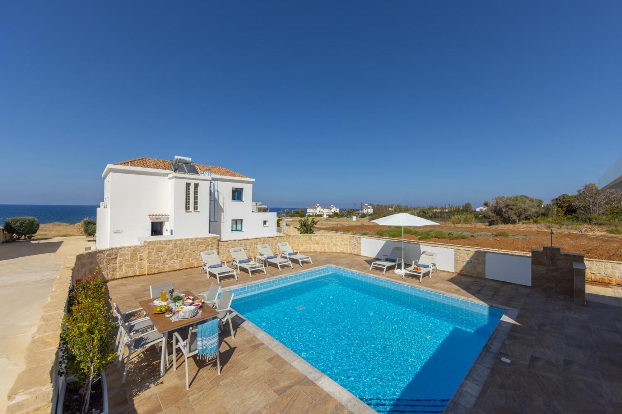 Diana Seaside Villas Pomos Rom bilde