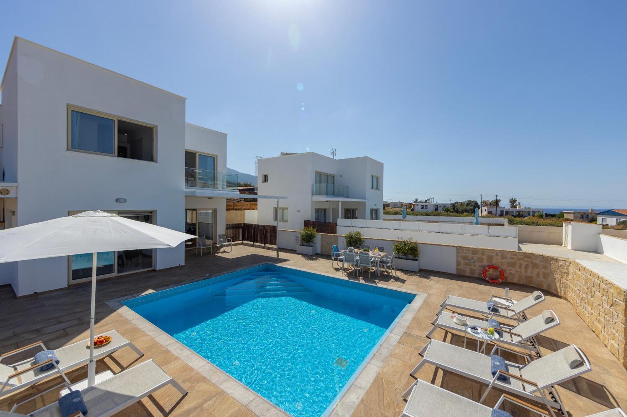 Diana Seaside Villas Pomos Eksteriør bilde